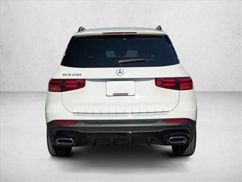 Certified 2025 Mercedes-Benz GLB 250 image 9