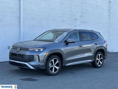 New 2025 Volkswagen Tiguan SE