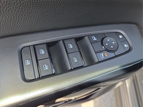 New 2026 Nissan Pathfinder SV image 16