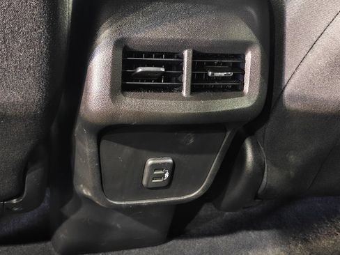 Used 2023 Chevrolet Equinox LT FWD image 23