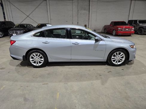 Used 2017 Chevrolet Malibu LT w/ Driver Confidence Package image 14