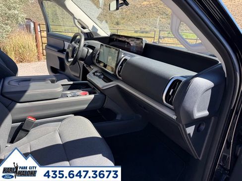 Used 2025 Ford Expedition Active AWD/4WD image 37