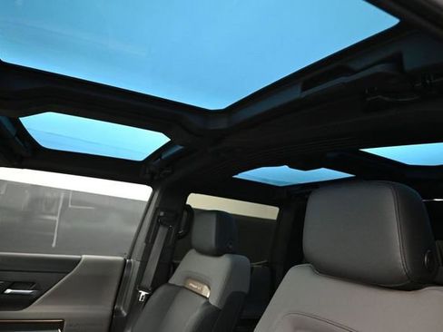 Used 2024 GMC Hummer EV 3X AWD/4WD image 14