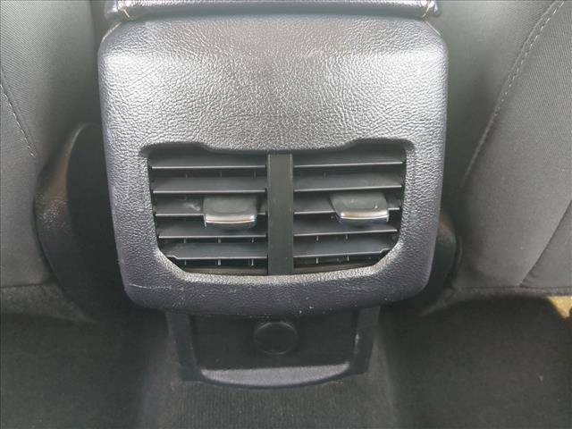 Used 2020 Ford Fusion SE FWD image 17