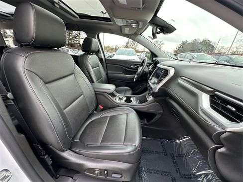 Used 2023 GMC Acadia SLT w/ Preferred Package image 25