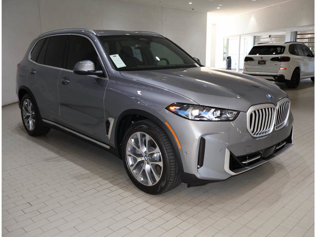 Used 2026 BMW X5 xDrive50e w/ Premium Package AWD/4WD image 9