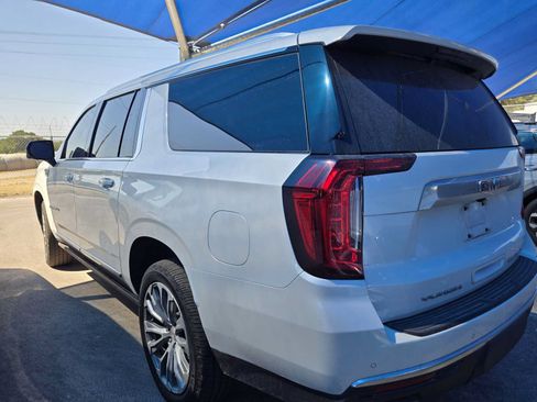 Used 2024 GMC Yukon XL Denali AWD/4WD image 3