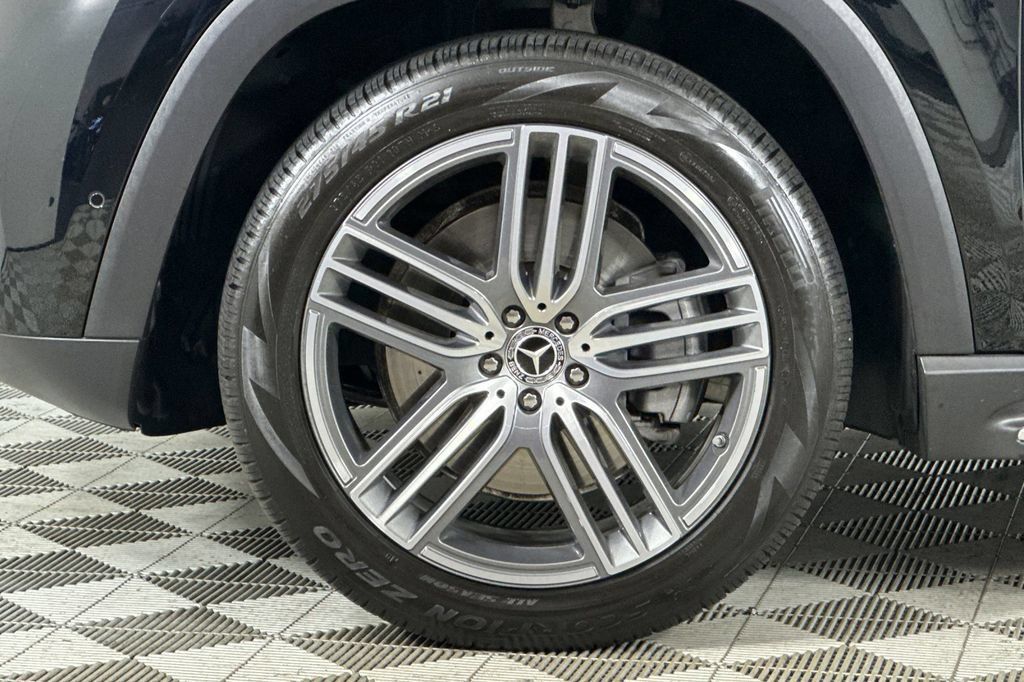 Certified 2026 Mercedes-Benz GLS 450 4MATIC image 35