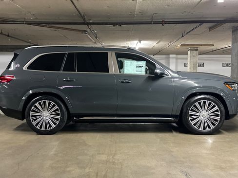 New 2026 Mercedes-Benz Maybach GLS 600 4MATIC image 7