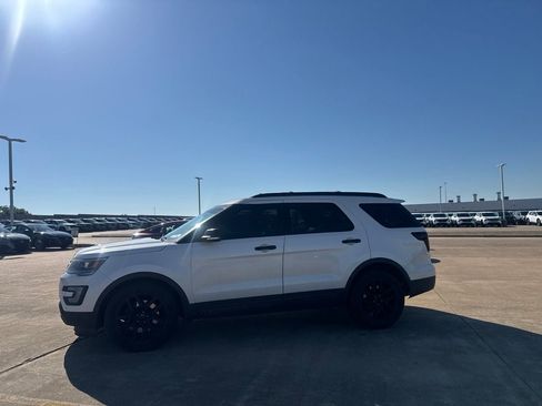 Used 2016 Ford Explorer Sport w/ Equipment Group 401A AWD/4WD image 12