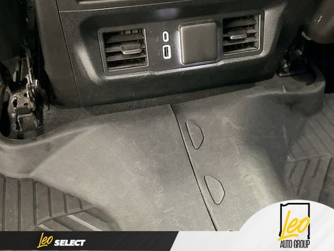 Used 2024 Chevrolet Silverado 1500 LT AWD/4WD image 29