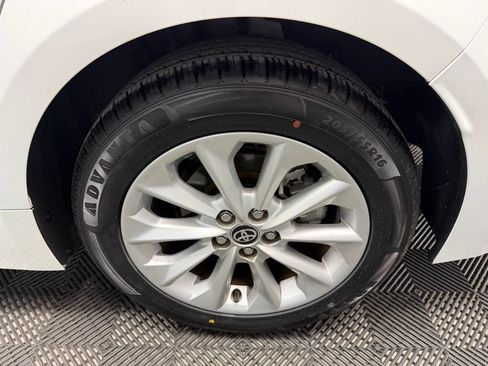 Used 2020 Toyota Corolla XLE w/ Carpet Mat Package (TMS) FWD image 20