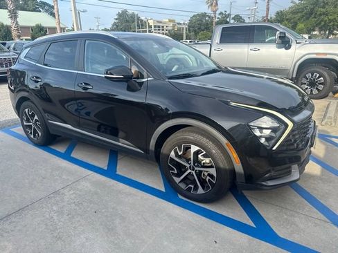 Used 2023 Kia Sportage EX AWD/4WD image 2