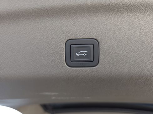 Used 2024 GMC Yukon Denali w/ Advanced Technology Package image 41