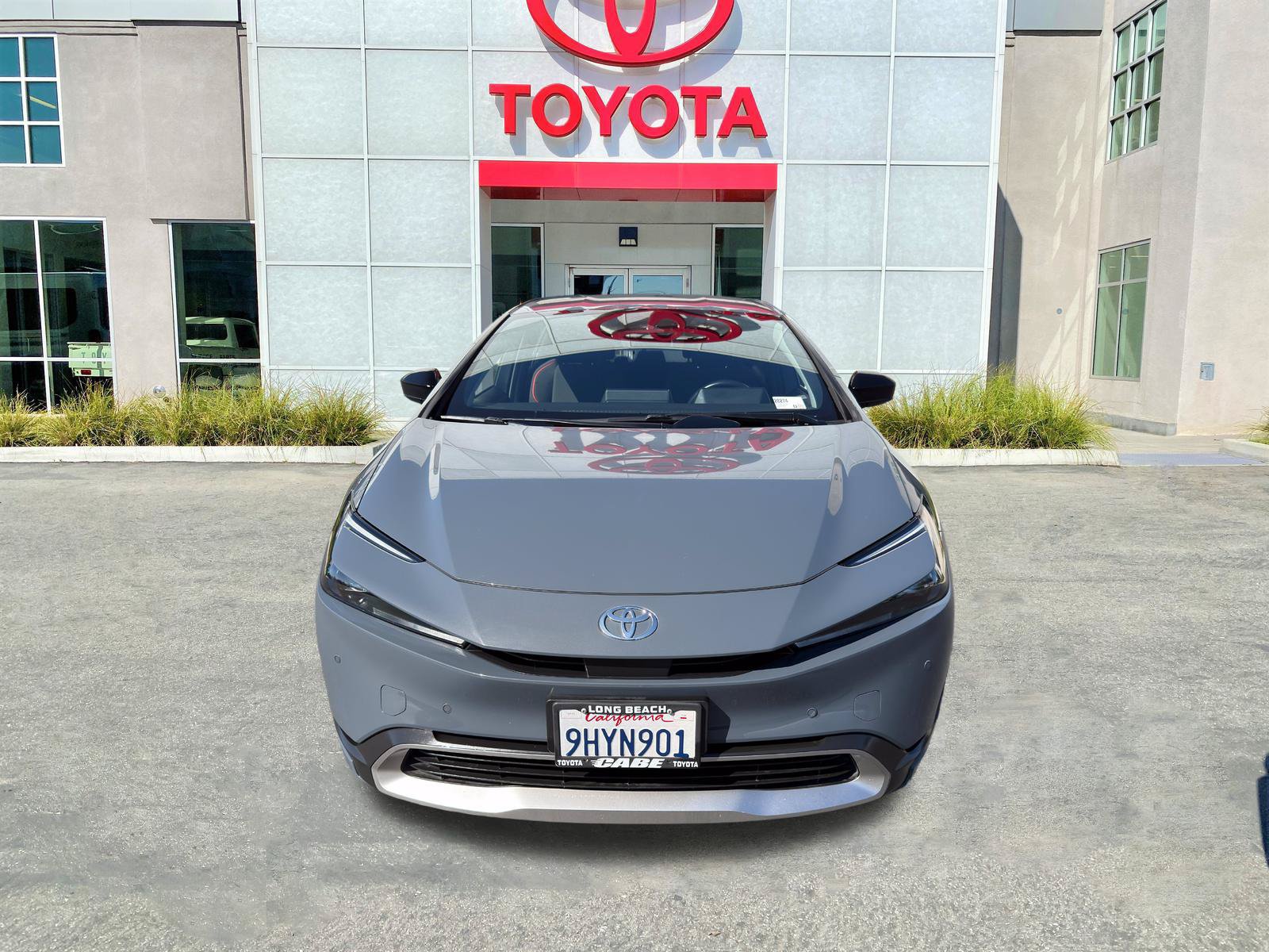 Used 2023 Toyota Prius Prime FWD image 3