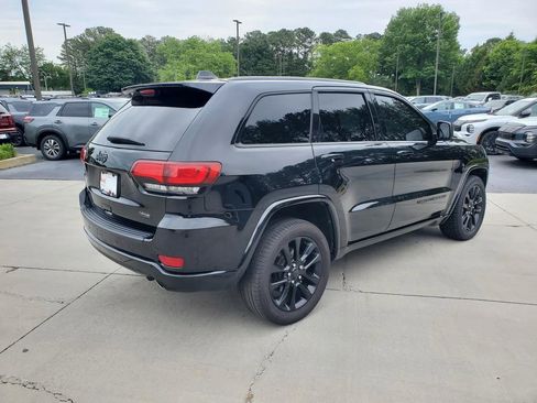 Used 2020 Jeep Grand Cherokee Altitude AWD/4WD image 4