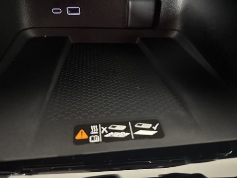 Used 2024 Chevrolet Traverse Z71 w/ Enhanced Driving Package image 18