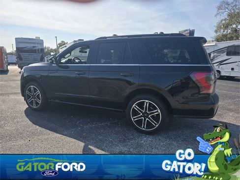 Used 2021 Ford Expedition Limited image 7