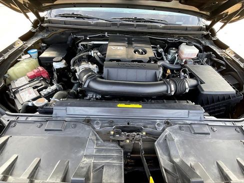 Used 2023 Nissan Frontier Pro-X image 9