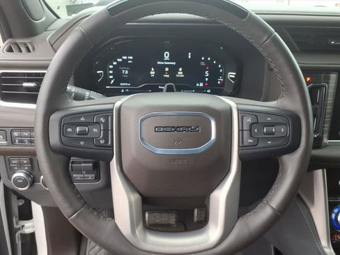Used 2024 GMC Yukon XL Denali w/ Advanced Technology Package image 27
