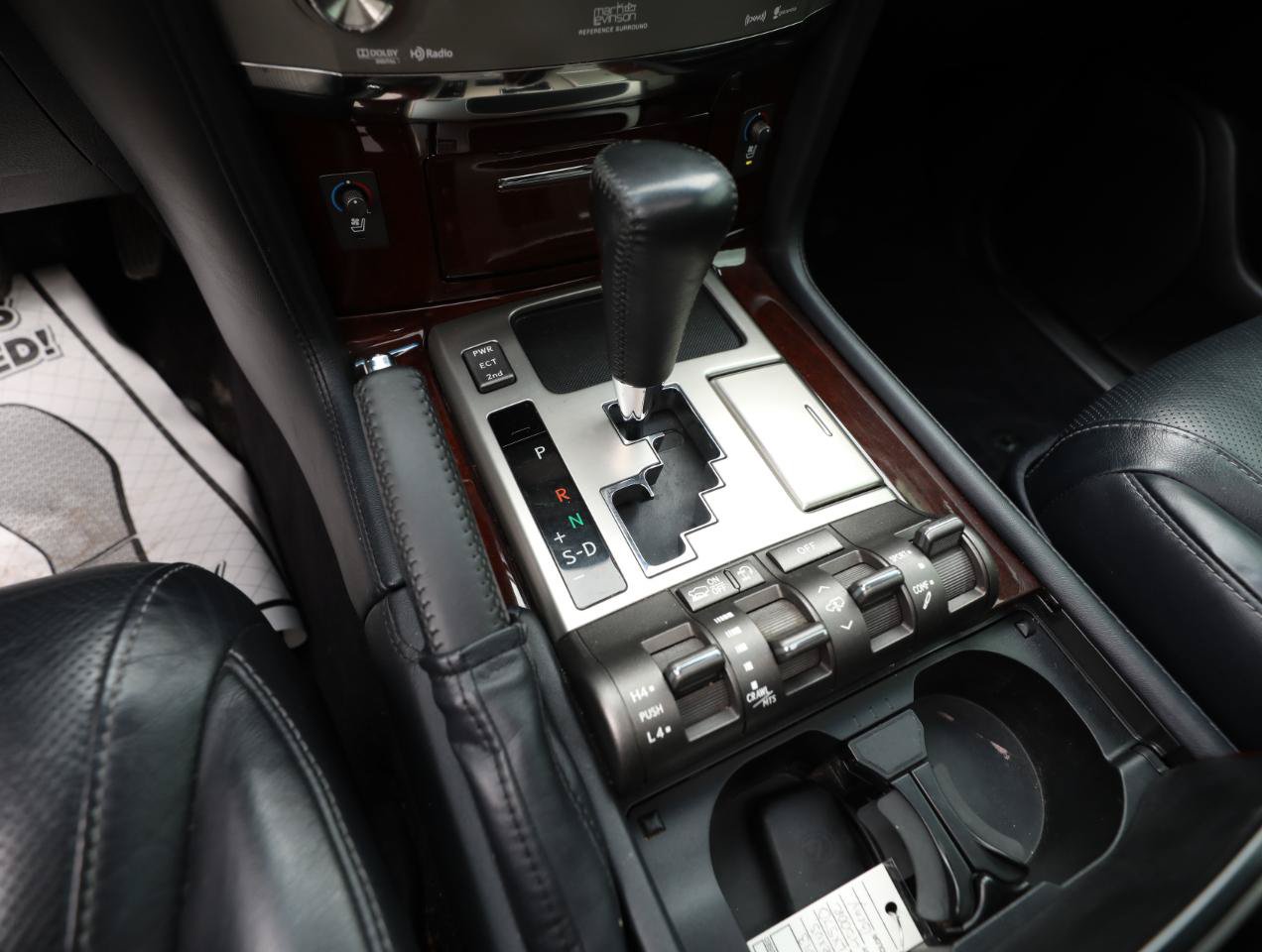 Used 2013 Lexus LX 570 4WD w/ Luxury Pkg image 21