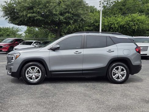 Certified 2024 GMC Terrain SLE w/ Driver Convenience Package FWD image 4