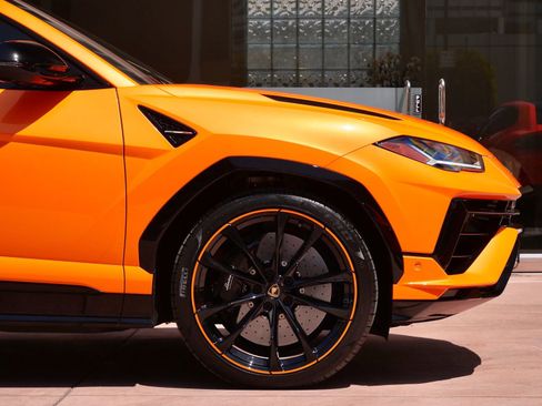 Used 2024 Lamborghini Urus S AWD/4WD image 9