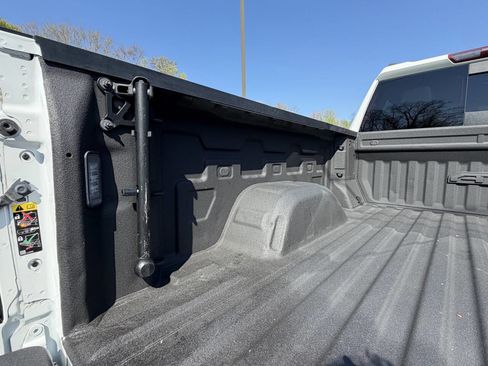 Used 2022 GMC Sierra 1500 AT4 w/ AT4 Premium Package AWD/4WD image 10