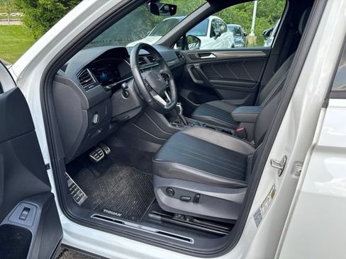 Used 2022 Volkswagen Tiguan SE R-Line AWD/4WD image 16