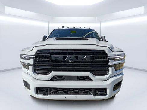New 2026 RAM 2500 Laramie AWD/4WD image 8