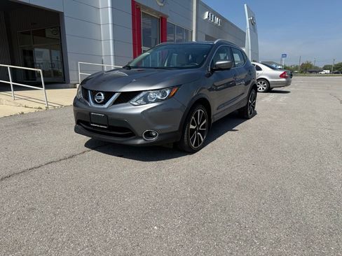 Used 2017 Nissan Rogue Sport SL image 1