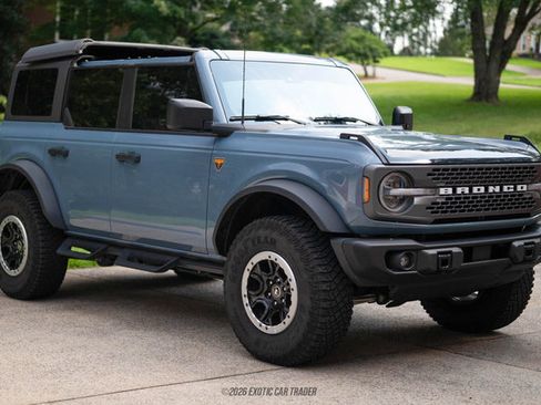 Used 2023 Ford Bronco Badlands w/ Sasquatch Package AWD/4WD image 12