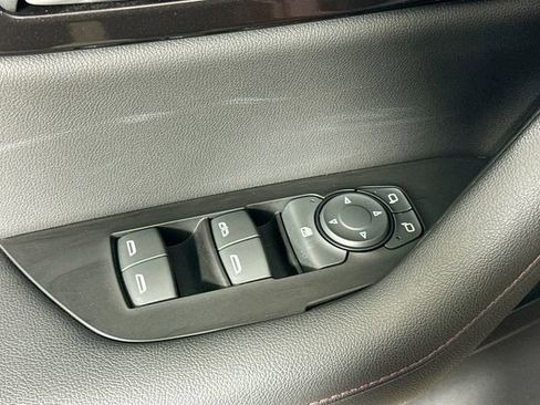 Used 2019 Chevrolet Blazer RS AWD/4WD image 14