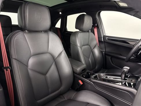 Certified 2023 Porsche Macan S AWD/4WD image 23