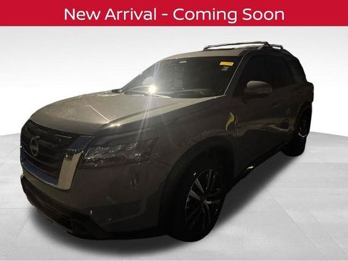 Certified 2023 Nissan Pathfinder Platinum w/ Cargo Package AWD/4WD image 2