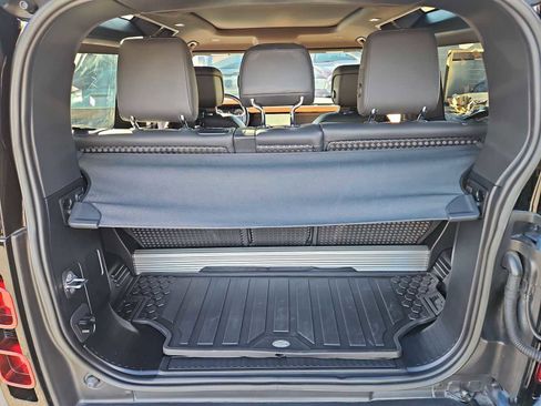 Used 2023 Land Rover Defender 90 X-Dynamic SE image 35