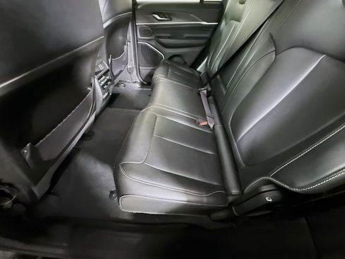Used 2023 Jeep Grand Cherokee Limited w/ Black Appearance Package AWD/4WD image 27