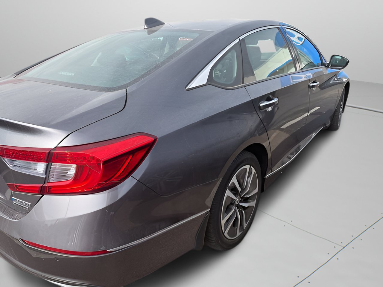 Used 2018 Honda Accord Touring image 9