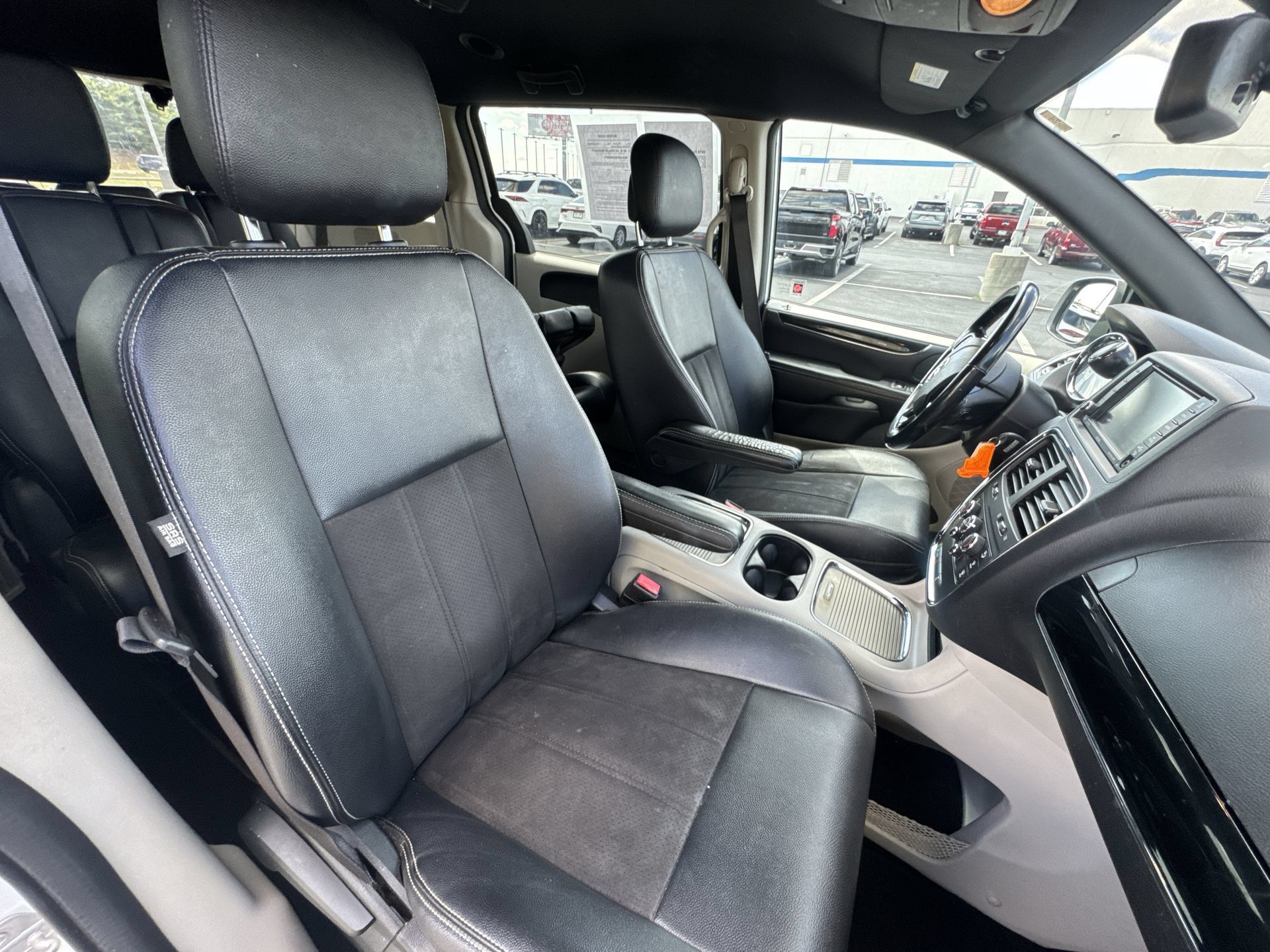 Used 2019 Dodge Grand Caravan SXT FWD image 26