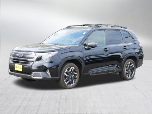 Used 2025 Subaru Forester Limited AWD/4WD image 3