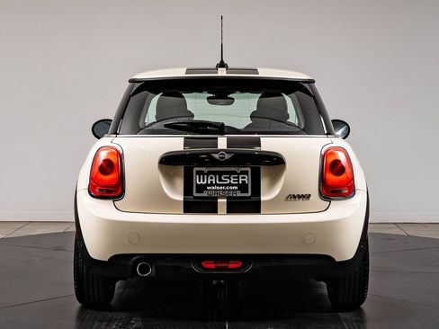 Used 2018 MINI Cooper 2-Door Hardtop FWD image 7