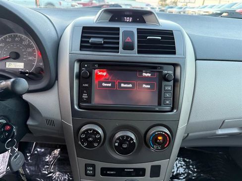 Used 2013 Toyota Corolla LE Special Edition image 27