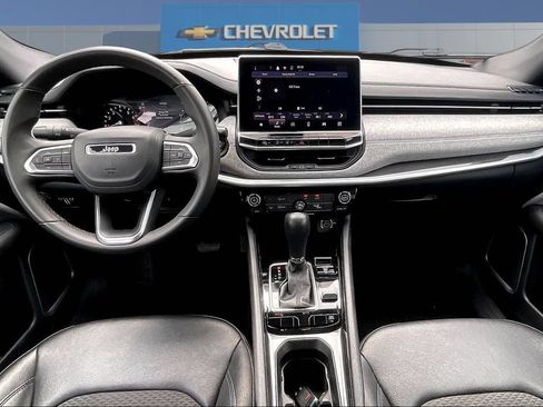 Used 2024 Jeep Compass Latitude AWD/4WD image 7