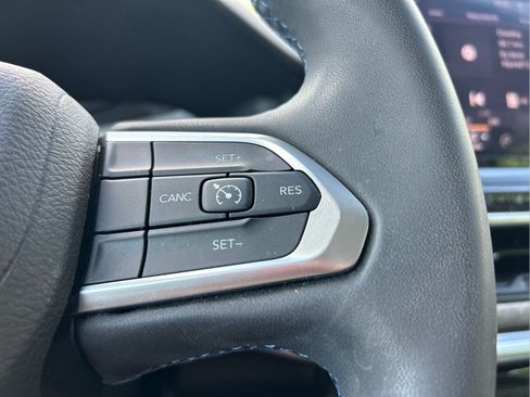 Used 2022 Jeep Compass Latitude AWD/4WD image 15