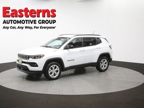 Used 2024 Jeep Compass Latitude AWD/4WD image 56