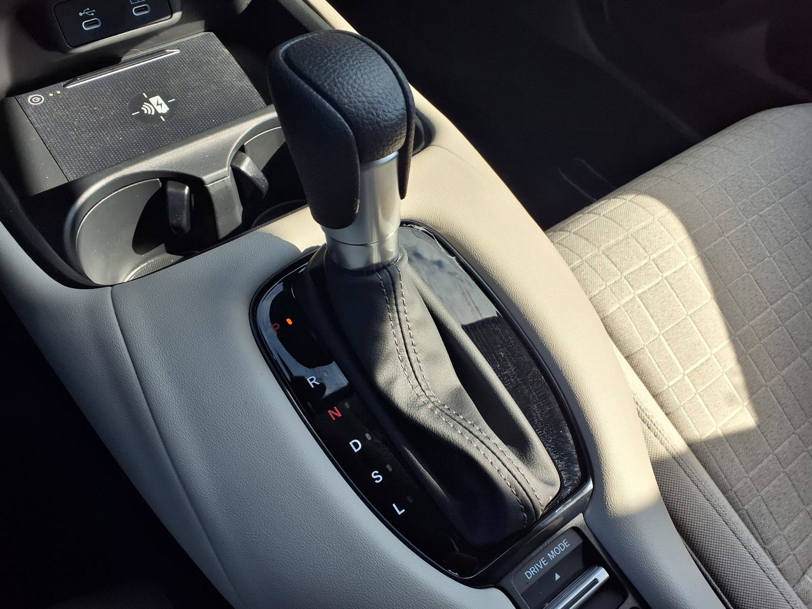 Certified 2027 Honda HR-V LX image 13