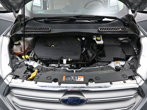 Used 2017 Ford Escape Titanium image 39