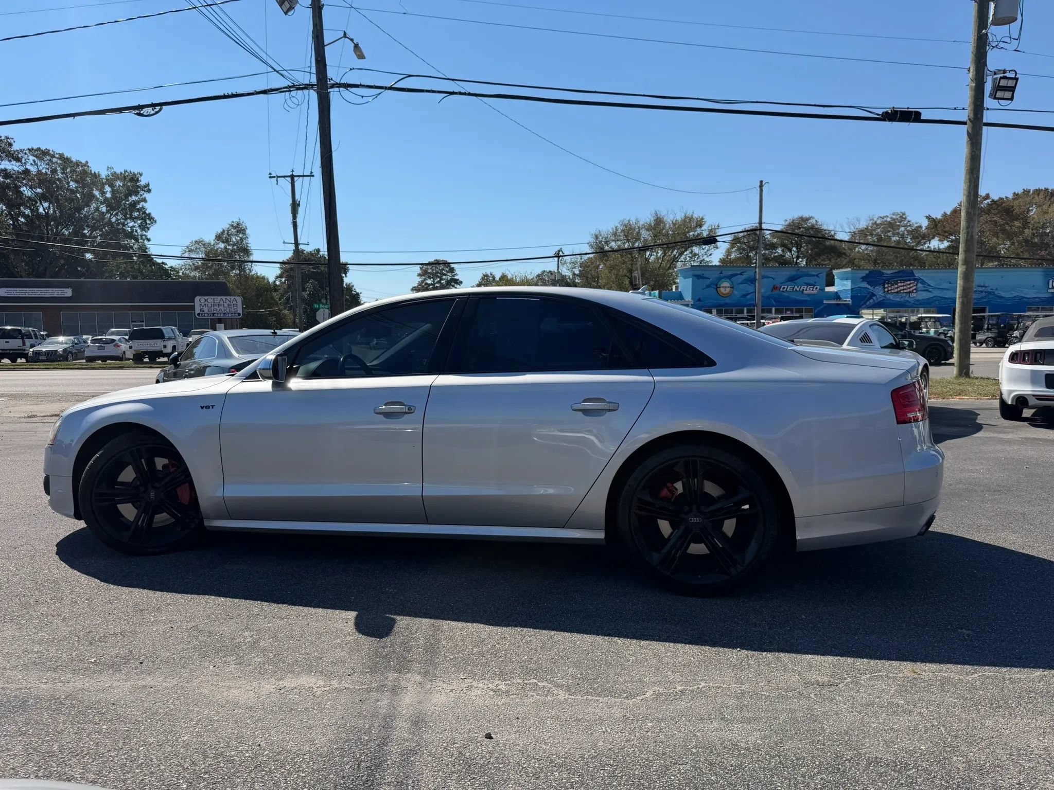 Used 2013 Audi S8 AWD/4WD image 6