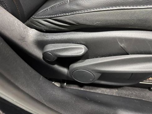 Used 2018 Jeep Compass Limited w/ Navigation Group image 21