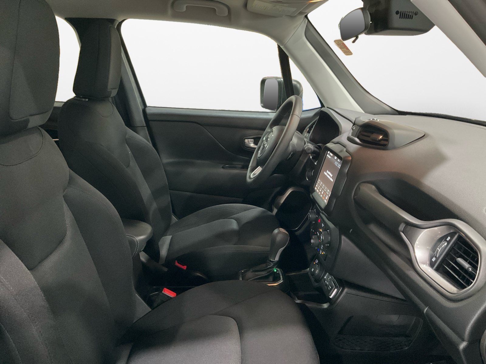 Used 2023 Jeep Renegade Latitude AWD/4WD image 17